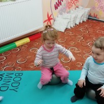 Jesličková jóga - únor. 2022