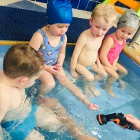 Jesličkové plavání