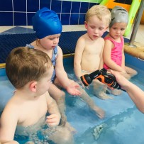 Jesličkové plavání