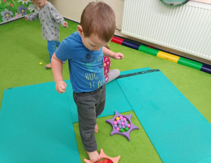 jogínci z jesliček